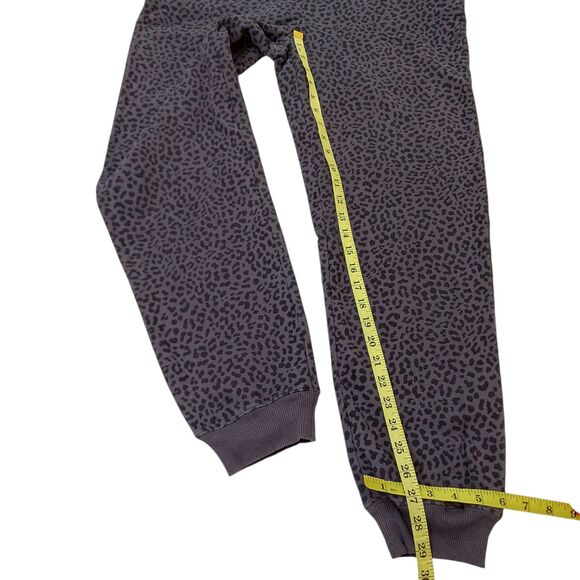 Fabletics Fleece Hooded Onesie Jumpsuit Womens Small Purple Black Leopard Print - Picture 10 of 11